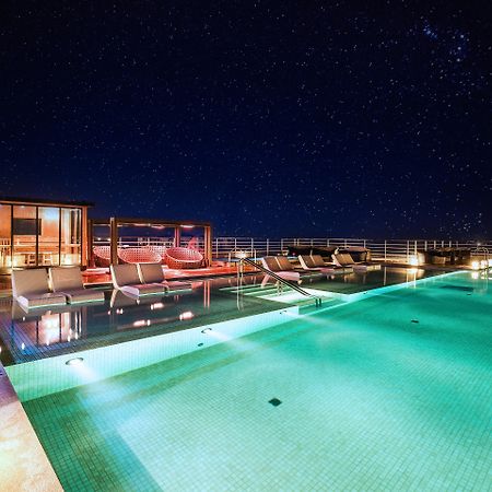 Kensington Jeju Hotel Eksteriør bilde The rooftop pool at the hotel