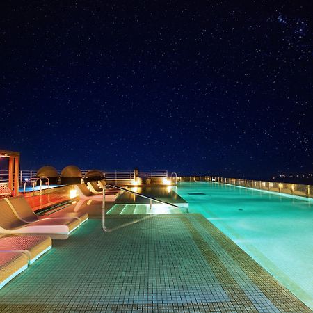 Kensington Jeju Hotel Eksteriør bilde Rooftop pool at the hotel