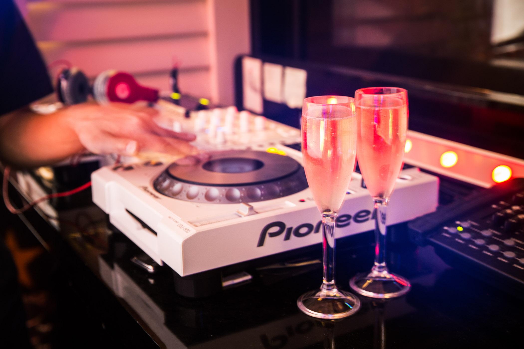 Kensington Jeju Hotel Eksteriør bilde Pioneer CDJ-2000