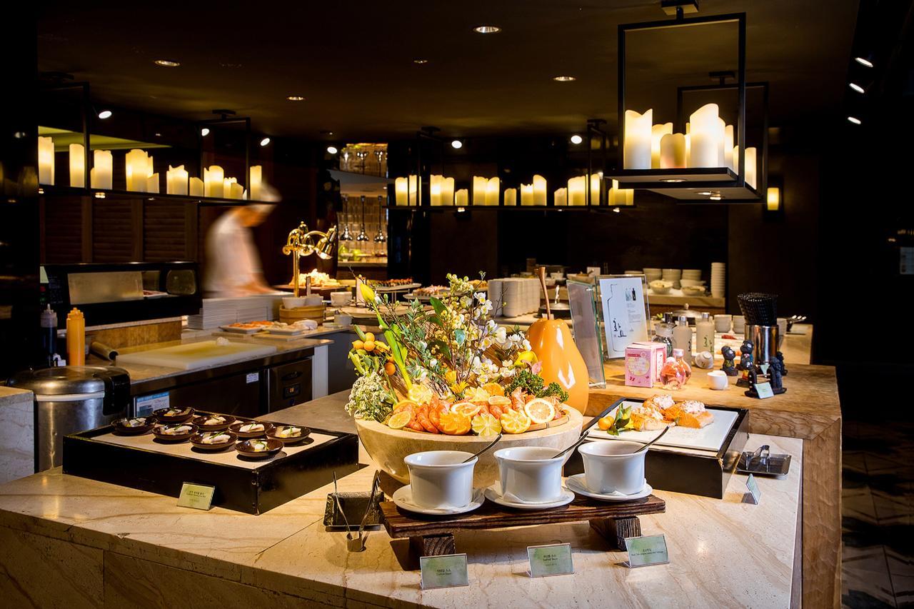 Kensington Jeju Hotel Eksteriør bilde The buffet at the hotel